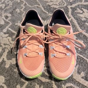 Women’s Metcon- sz 7.5